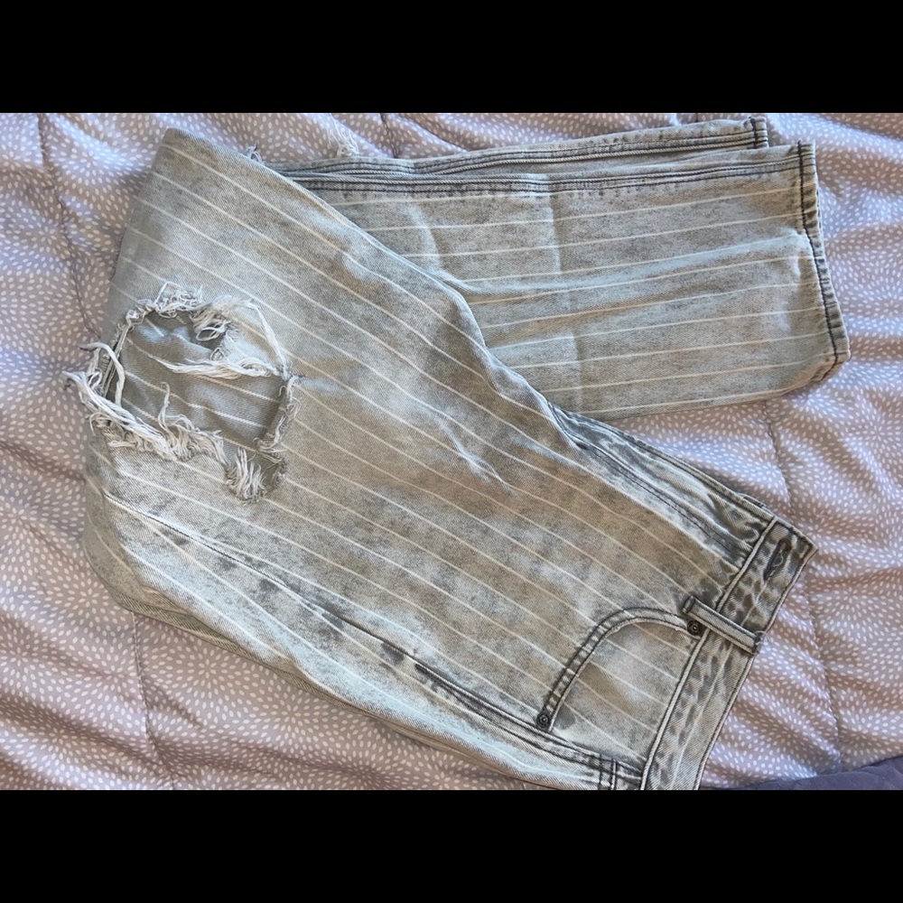 American Eagle Mom Jeans